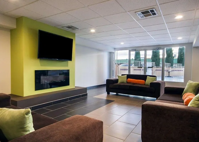 Quality Inn & Suites Airport