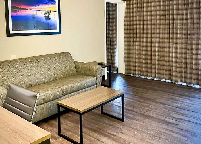 Quality Inn & Suites Airport