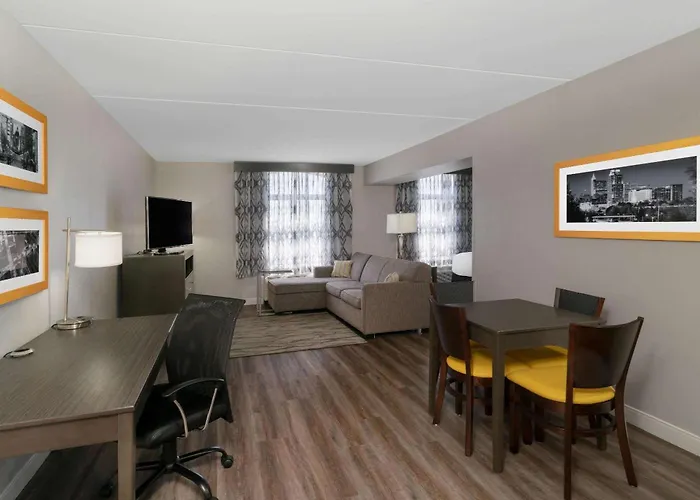 La Quinta By Wyndham Raleigh Downtown North