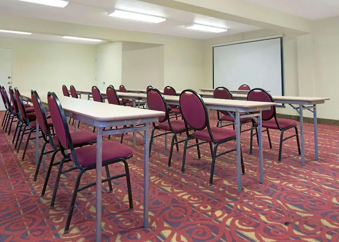 Super 8 by Wyndham El Paso Airport