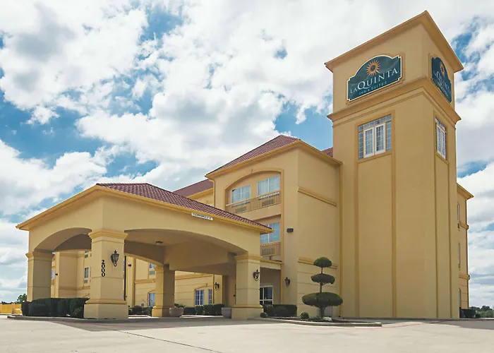 La Quinta By Wyndham Bridgeport Hotel