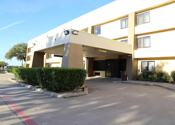 Baymont By Wyndham Plano