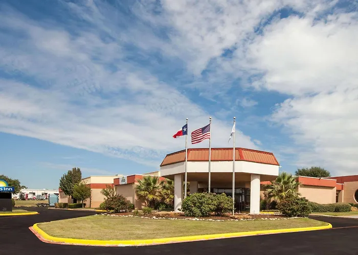 Days Inn By Wyndham Sherman