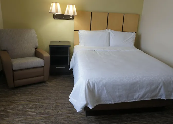 Candlewood Suites Tulsa