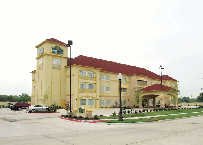 La Quinta By Wyndham Ennis