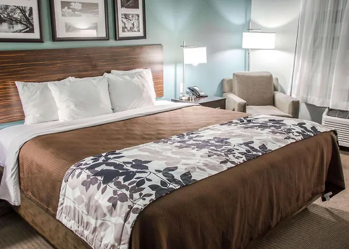 Sleep Inn & Suites Center