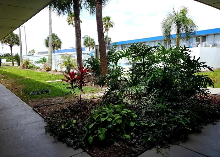 Days Inn By Wyndham Titusville Kennedy Space Center