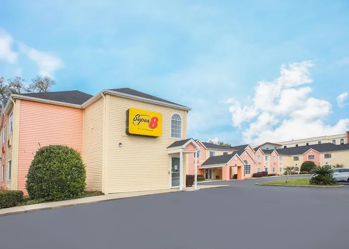Super 8 By Wyndham Pensacola
