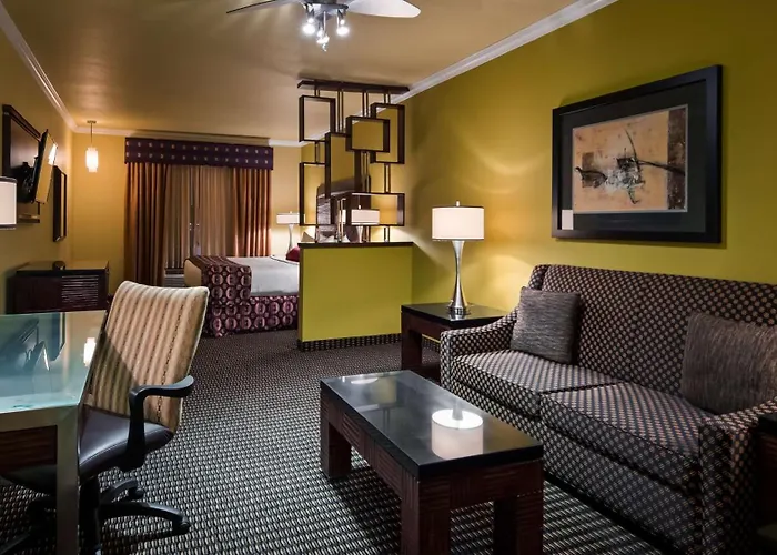 Best Western Plus Christopher Inn & Suites