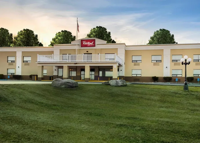 Red Roof Inn & Suites Newburgh - Stewart Airport West Point