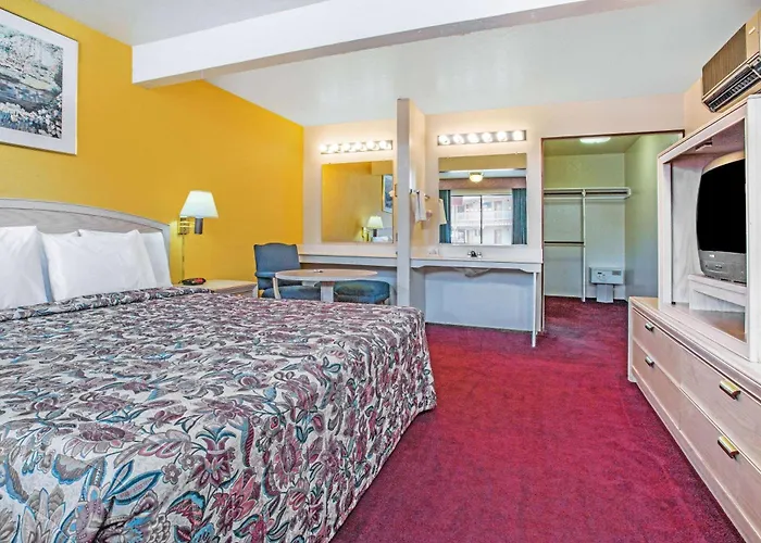 Travelodge By Wyndham Turlock