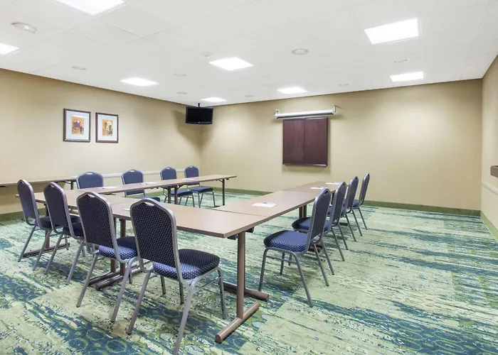 Hampton Inn & Suites Albany-Airport Latham
