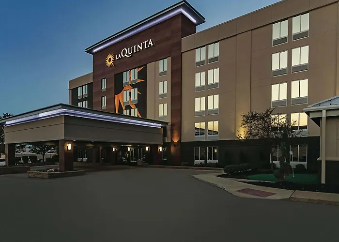 La Quinta By Wyndham Cleveland Airport West