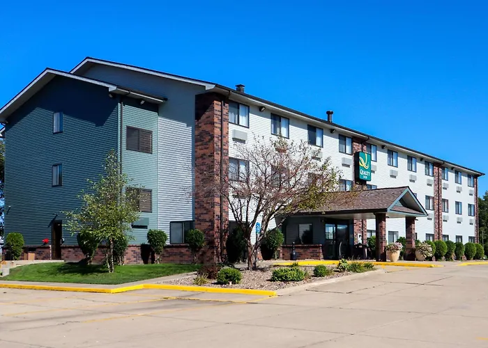 Quality Inn & Suites I-55 And I-74