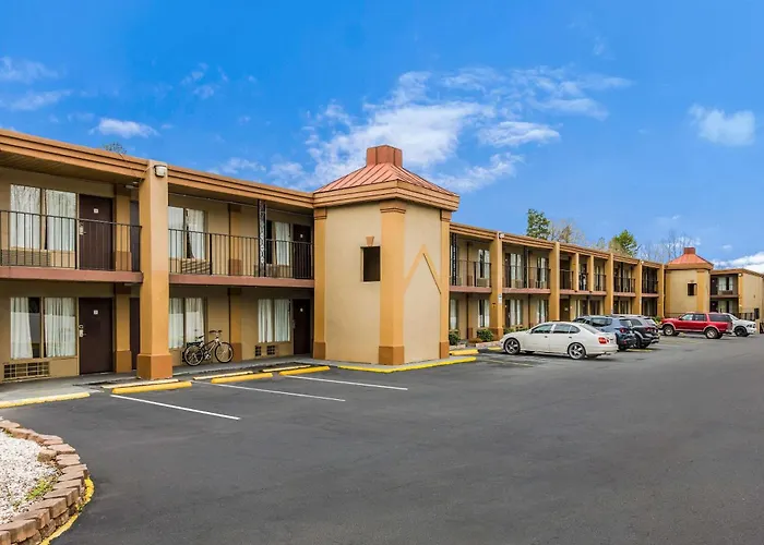 Econo Lodge South