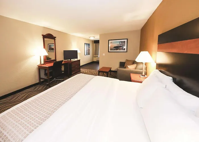 La Quinta Inn By Wyndham Sandusky Near Cedar Point