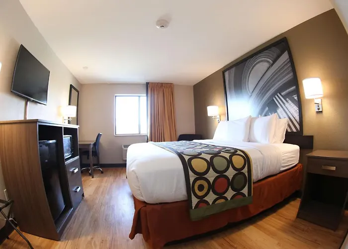 Super 8 By Wyndham Portsmouth
