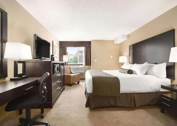 Days Inn By Wyndham Calgary Northwest