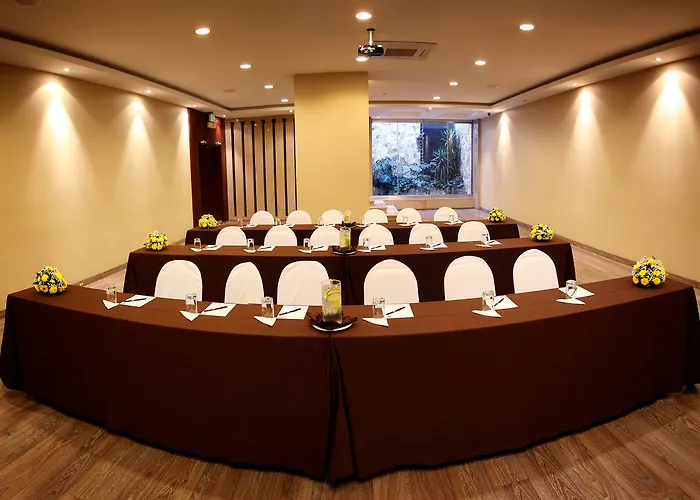 Hotel Reina Isabel
