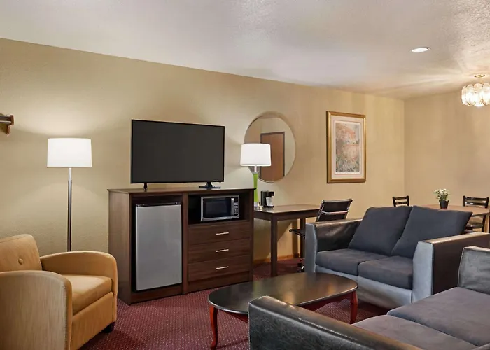 Super 8 By Wyndham Sikeston/Miner Area Hotel