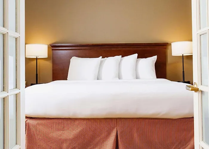 Brookfield Dog Friendly Hotels