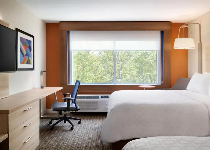 Holiday Inn Express And Suites Pryor By Ihg