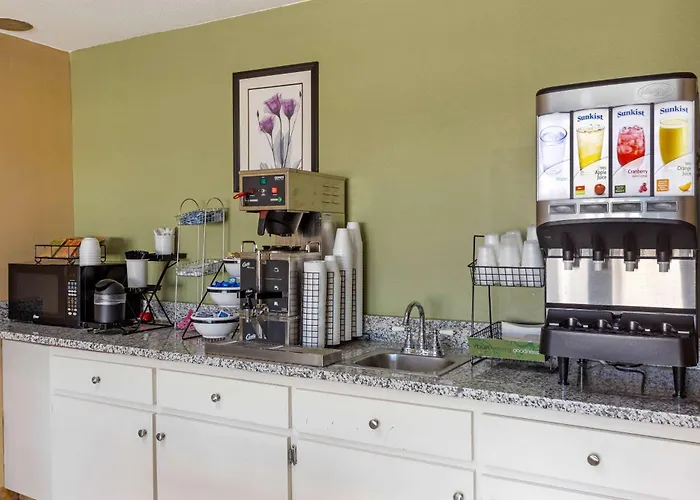 Econo Lodge Belton - Kansas City South