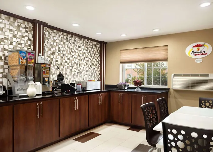 Super 8 By Wyndham Joplin