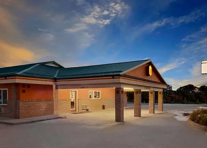 Super 8 By Wyndham Siloam Springs