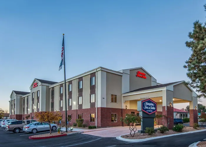 Hampton Inn & Suites