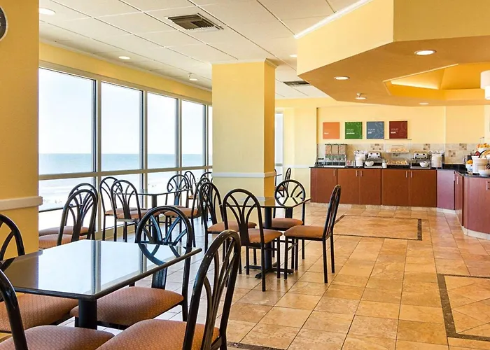 Comfort Suites Beachfront