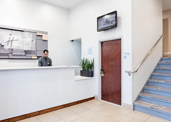 Holiday Inn Express Brooklyn By Ihg