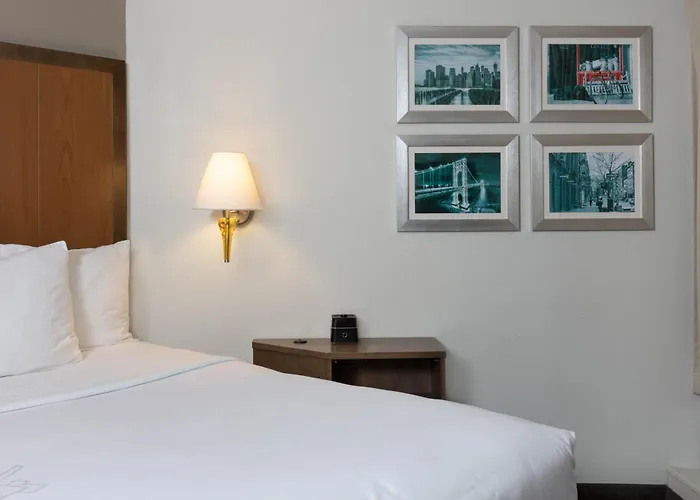 La Quinta By Wyndham Secaucus Meadowlands
