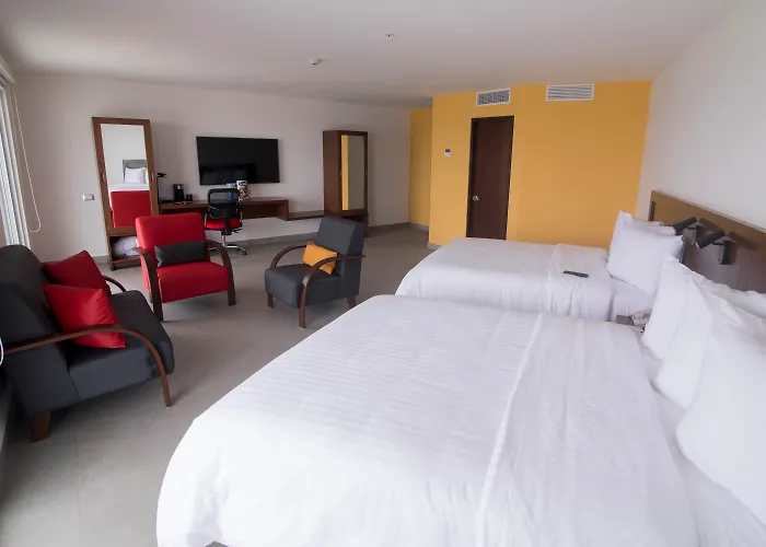 Garner Hotel Mazatlan Beach By Ihg