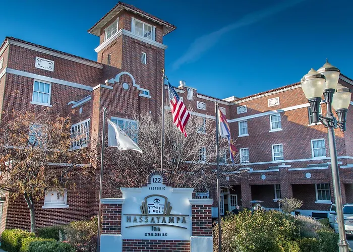 Hassayampa Inn