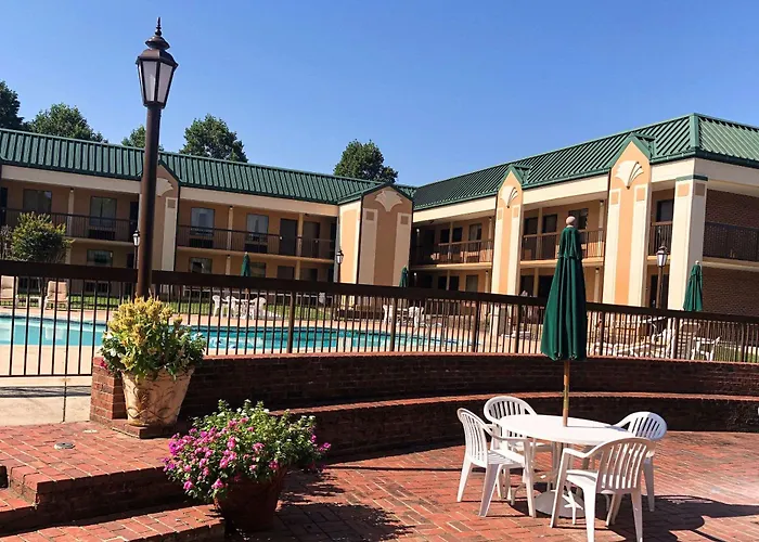 Quality Inn Morganton Southeast