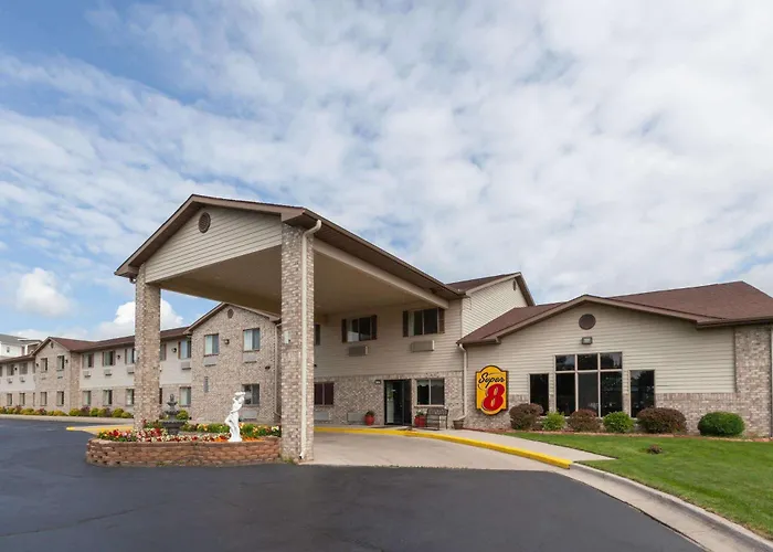 Super 8 By Wyndham Big Rapids