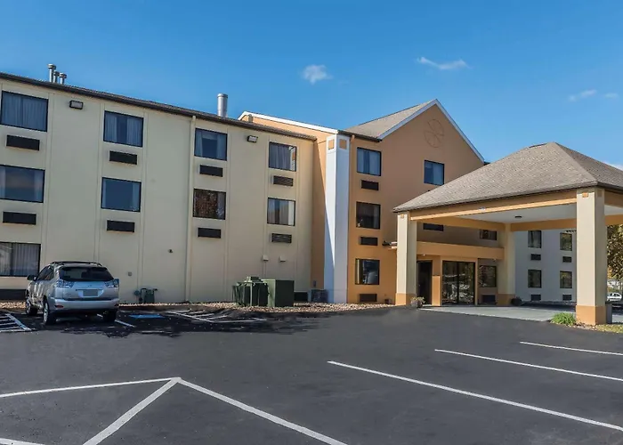 Quality Inn & Suites Pittsburgh Harmarville