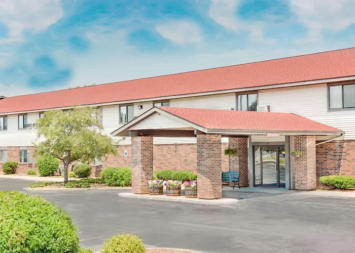 Super 8 By Wyndham Near Stadium