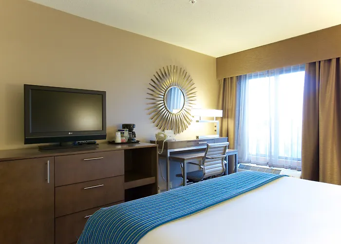 Holiday Inn Express Fargo - West Acres By Ihg