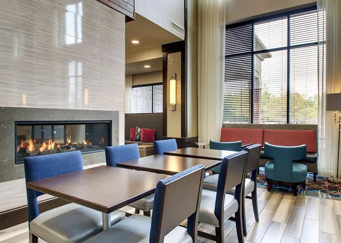 Hampton Inn & Suites Greenville Airport