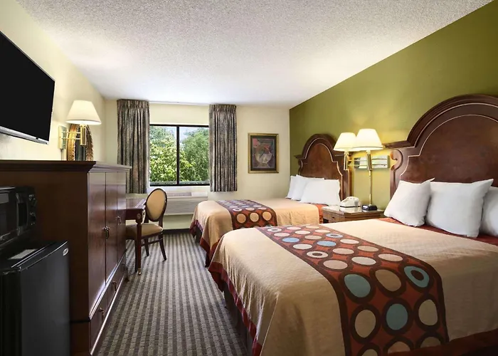Super 8 By Wyndham Chico Hotel