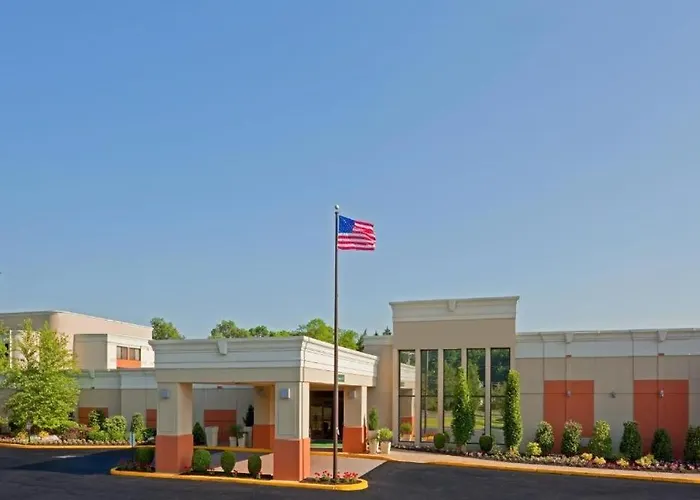 Armoni Inn & Suites