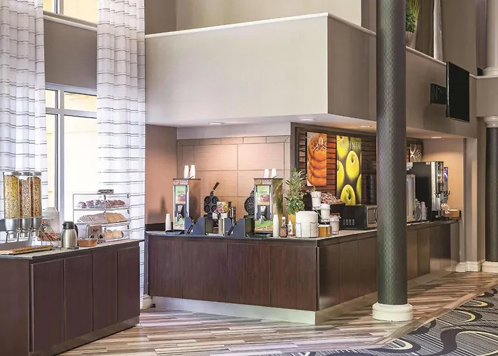 La Quinta Inn & Suites By Wyndham University Area Chapel Hill