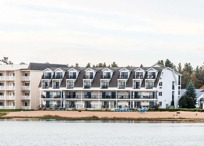 Quality Inn & Suites Beachfront