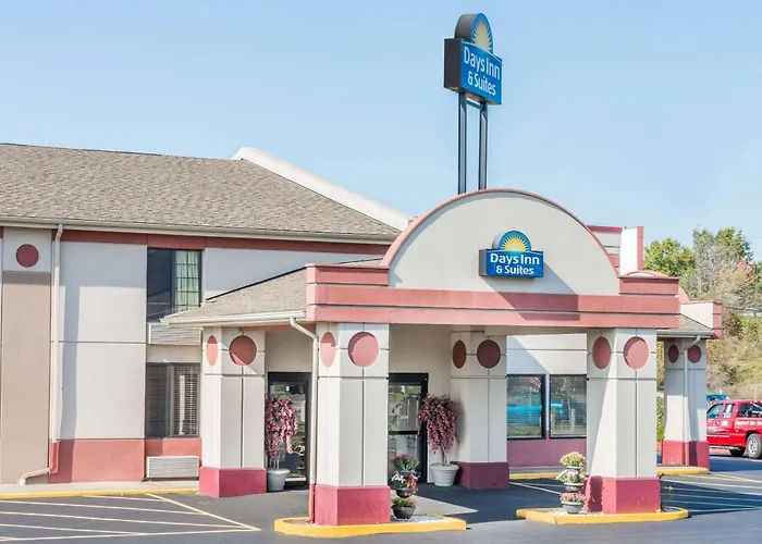 Days Inn & Suites By Wyndham Youngstown / Girard Ohio