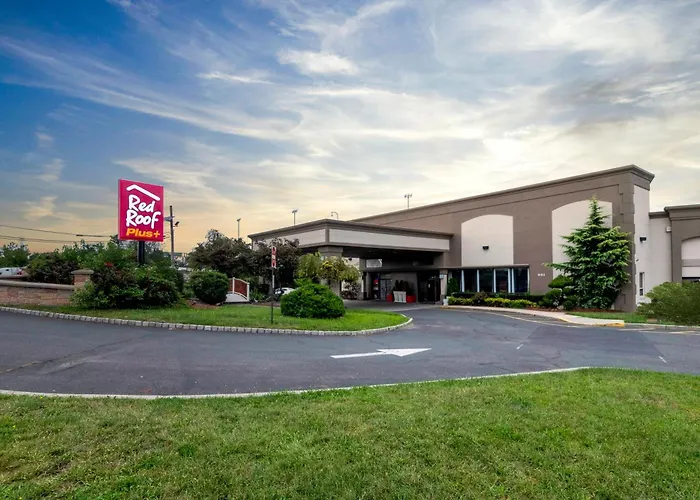 Red Roof Plus Newark Liberty Airport - Carteret