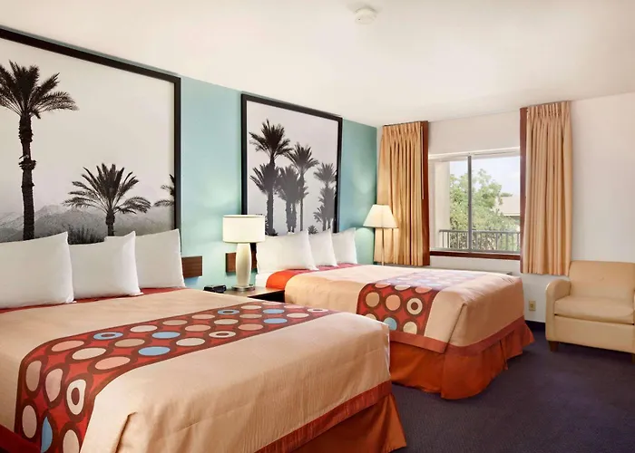 Super 8 By Wyndham Indio