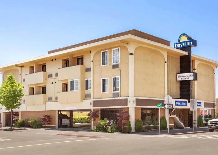 Days Inn By Wyndham Eureka Ca