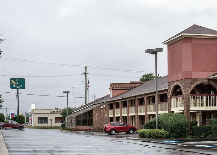 Rodeway Inn At Fort Lee